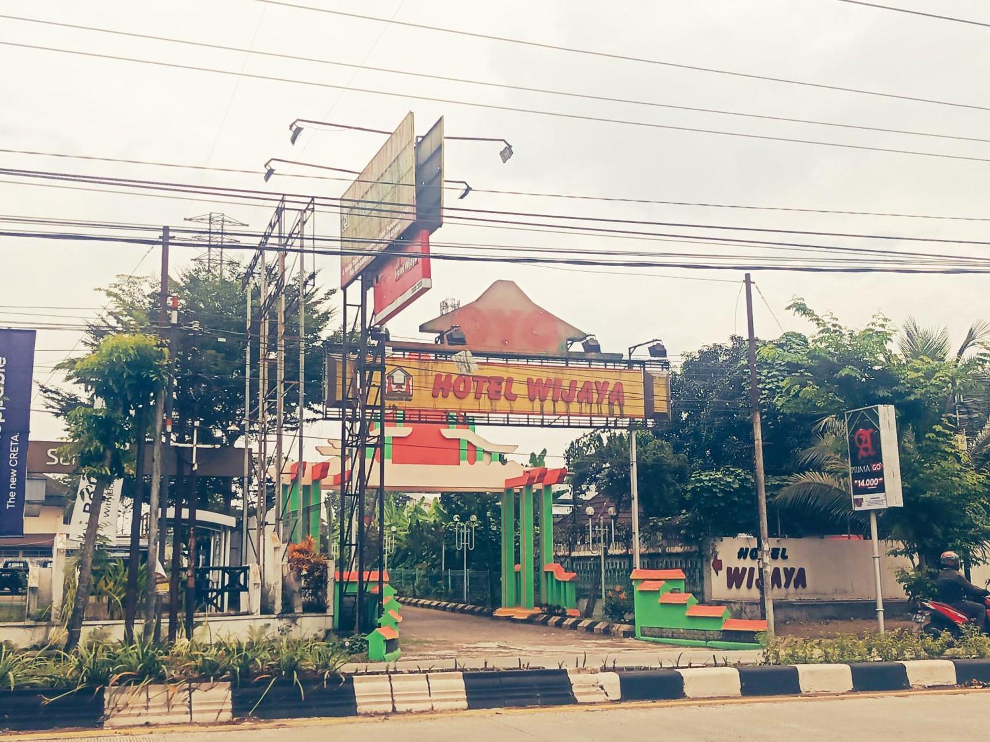 Hotel Wijaya Purwokerto Exterior foto