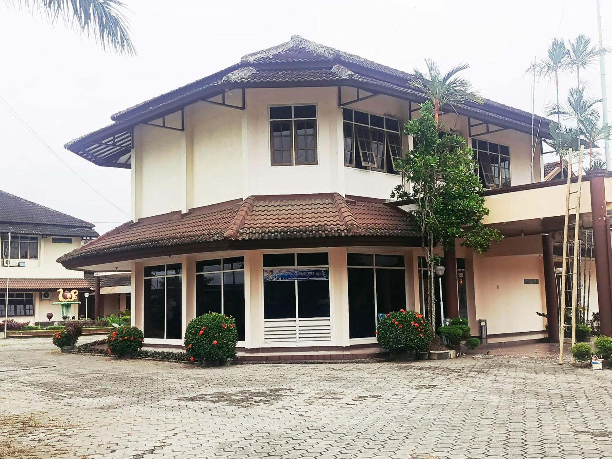 Hotel Wijaya Purwokerto Exterior foto